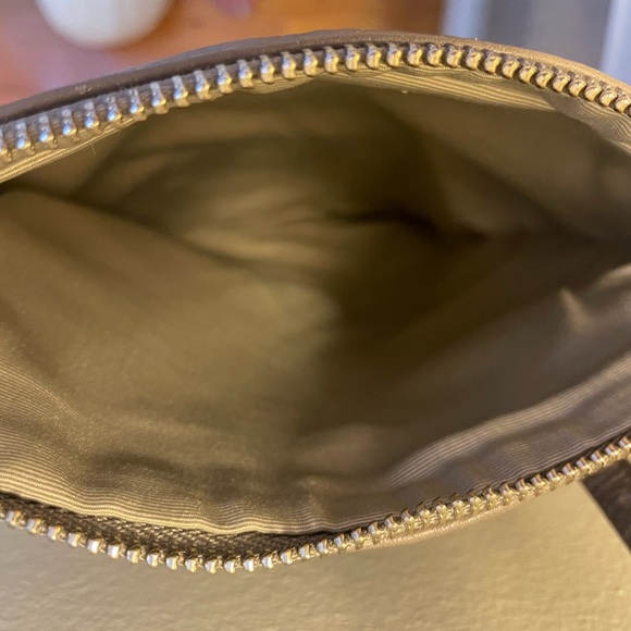 Celine Dion Collection taupe leather crossbody bag - Picture 16 of 16